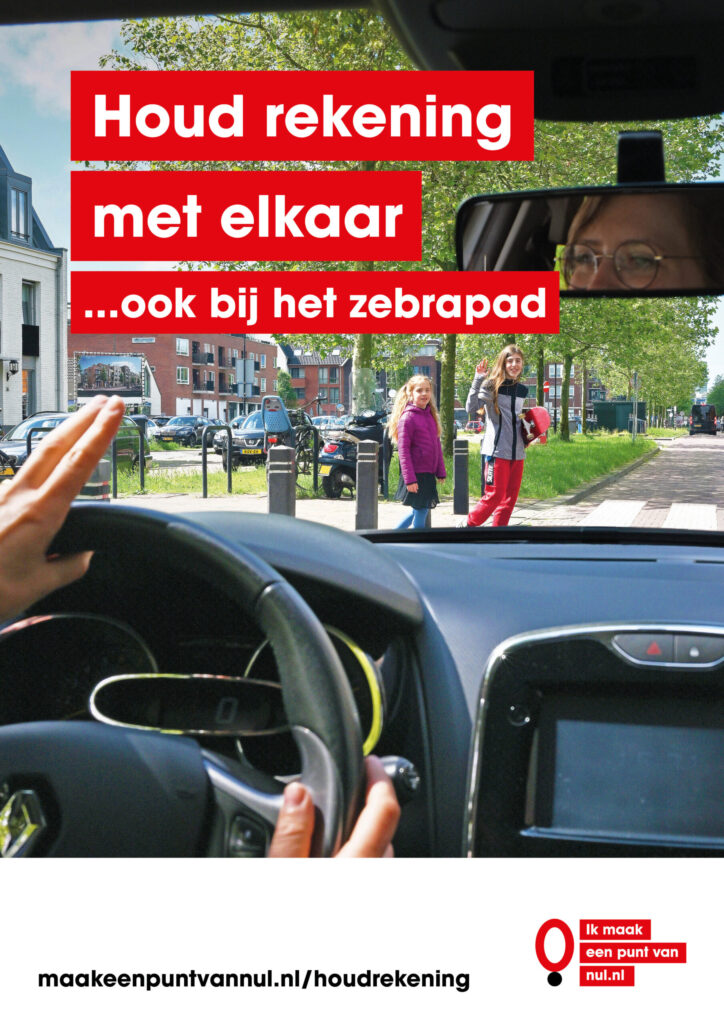 poster van automobilist die stopt voor zebrapad met twee kinderen die oversteken